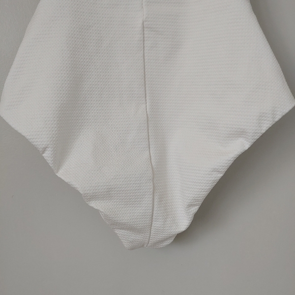 Dippin Daisys Bliss One Piece Swimsuit Criss Cross Size Small White Dove - Picture 13 of 16